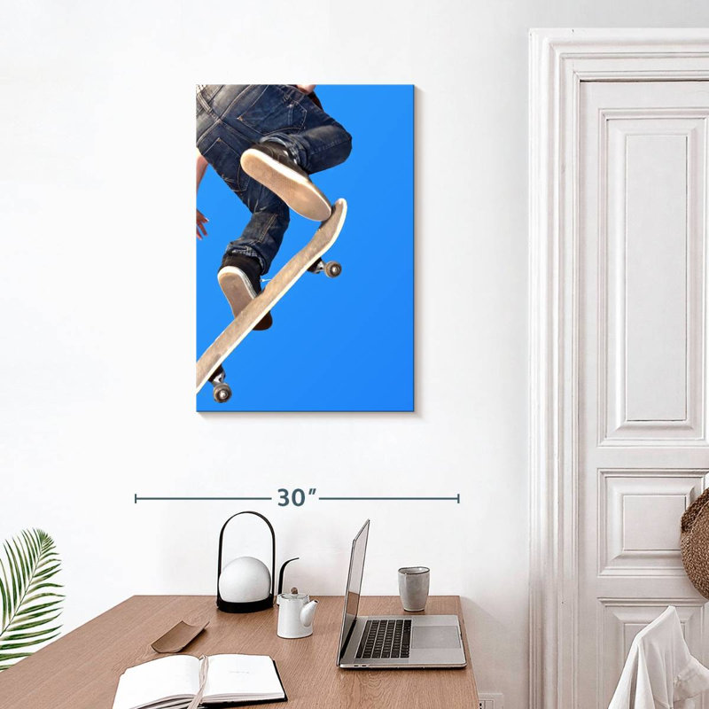 Senne Skateboard Stunt, 30" H x 20" W