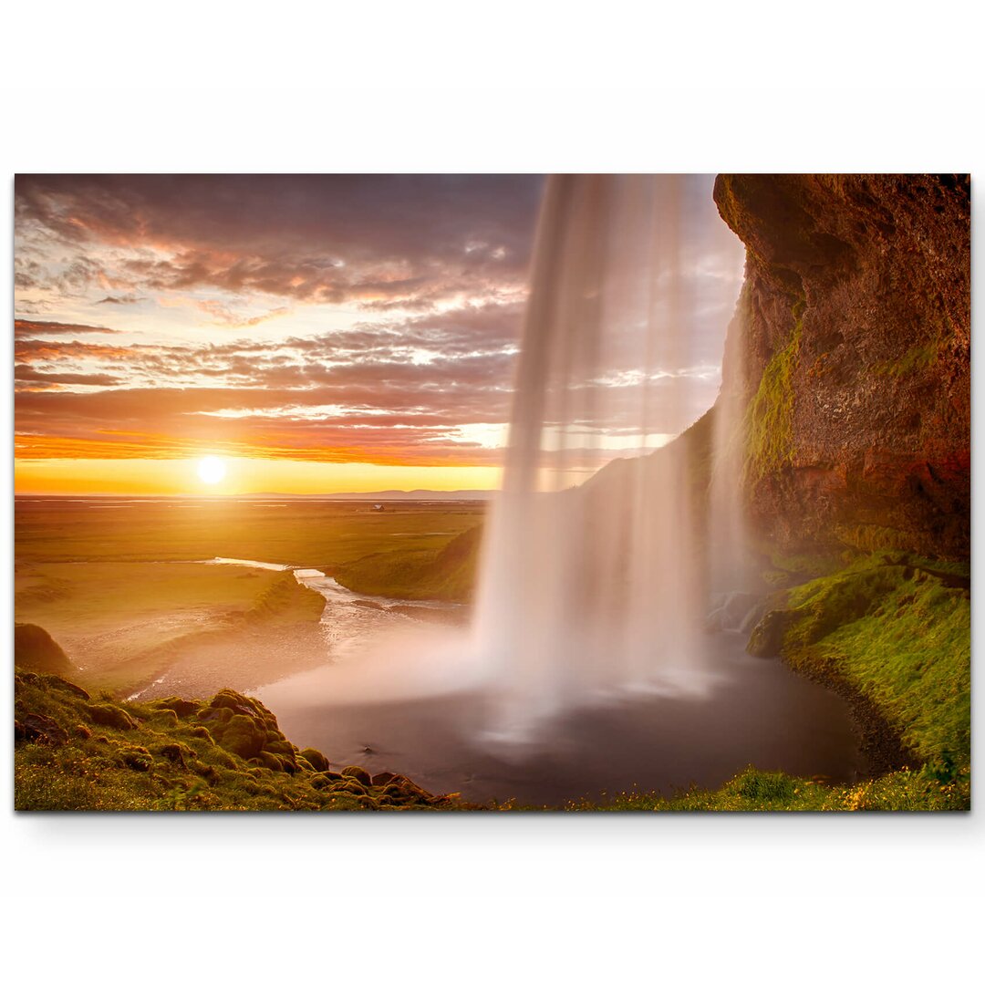 Leinwandbild Traumhafter Sonnenaufgang mit Wasserfall – Island