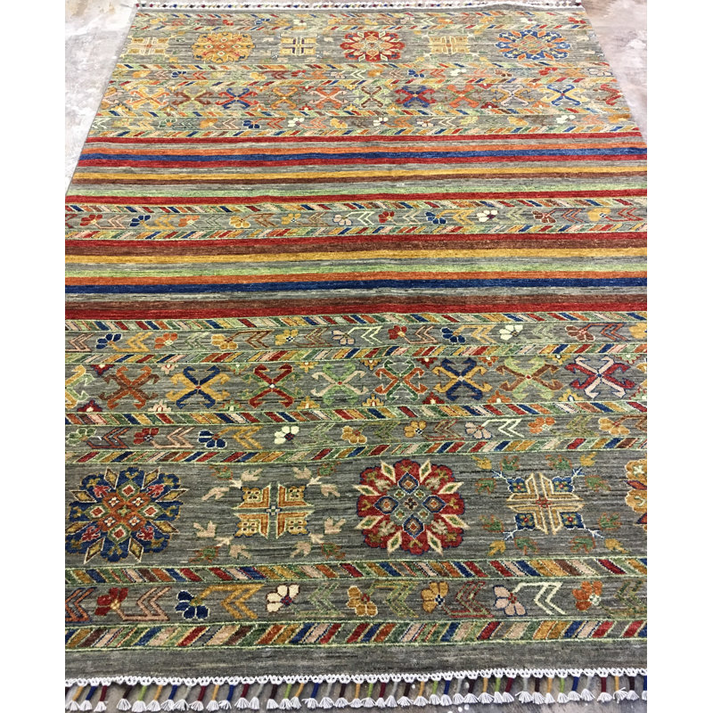 Tribal multicolore rayé 5 pi 10 po x 7 pi 9 po