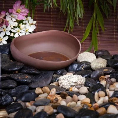 Pierre de jardin 38 lb - Roches de rivière polies pour l'aménagement paysager, les allées, les pots de plantes, les vases, l'artisanat (1 à 3 pouces, mélange blanc / noir / gris-jaune)