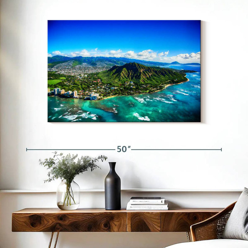 Harpa Diamond Head View, 26" H x 39" W