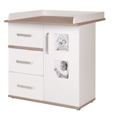Pia Changing Table