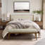 Lit plateforme tapissier Modern Farmhouse avec structure en bois et tête de lit beige, grand-562232707