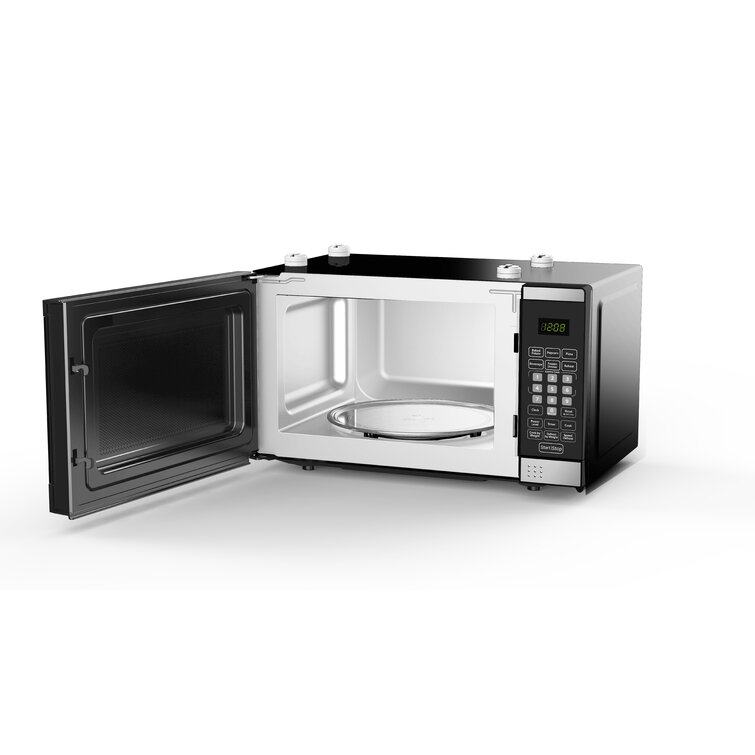 Danby 0.7 Cu. Ft. Countertop Microwave Oven in Black