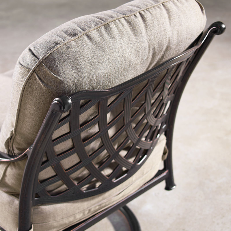 Bayshore Outdoor Swivel Lounge Chair