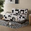 Chaise berçante classique à carreaux noir et blanc classique