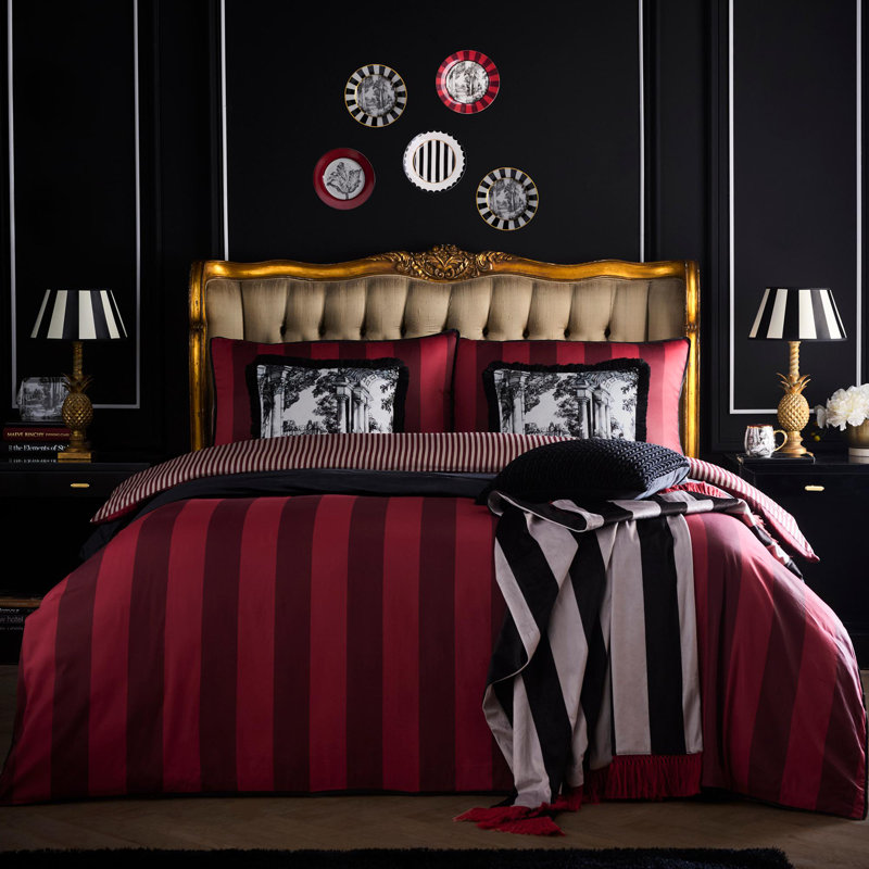 Laurence Llewelyn-Bowen Josephine Throw Gold, Black Striped