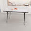 Table de salle à manger extensible de 47 à 63 po, tableau de bord en marbre blanc, de style industriel moderne pour la cuisine et l'espace, avec des pieds en métal noir