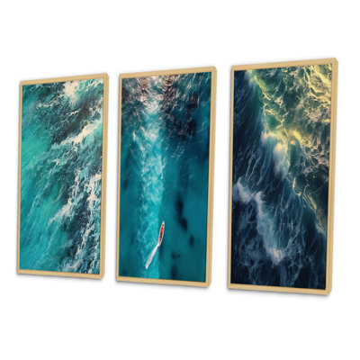 «Vue aérienne des vagues de turquoise qui se brisent en V» - 3 pièces