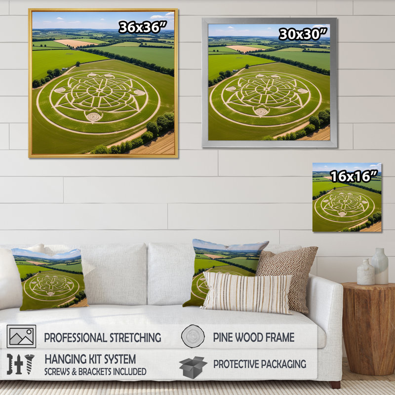 «Mysterious Cropcircle In The Fields», reproduction sur toile, H 30 po x l 30 po x P 1 po, Toile tendue