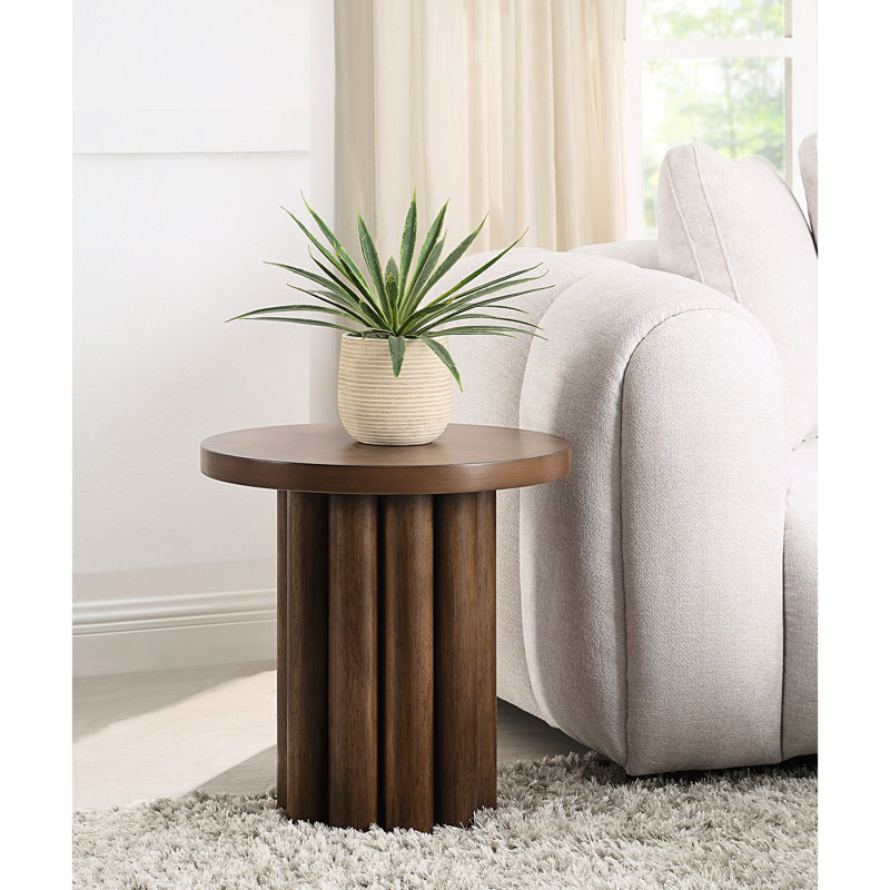Table de bout tendance en bois brun en placage de bouleau élégant pour un espace de vie moderne