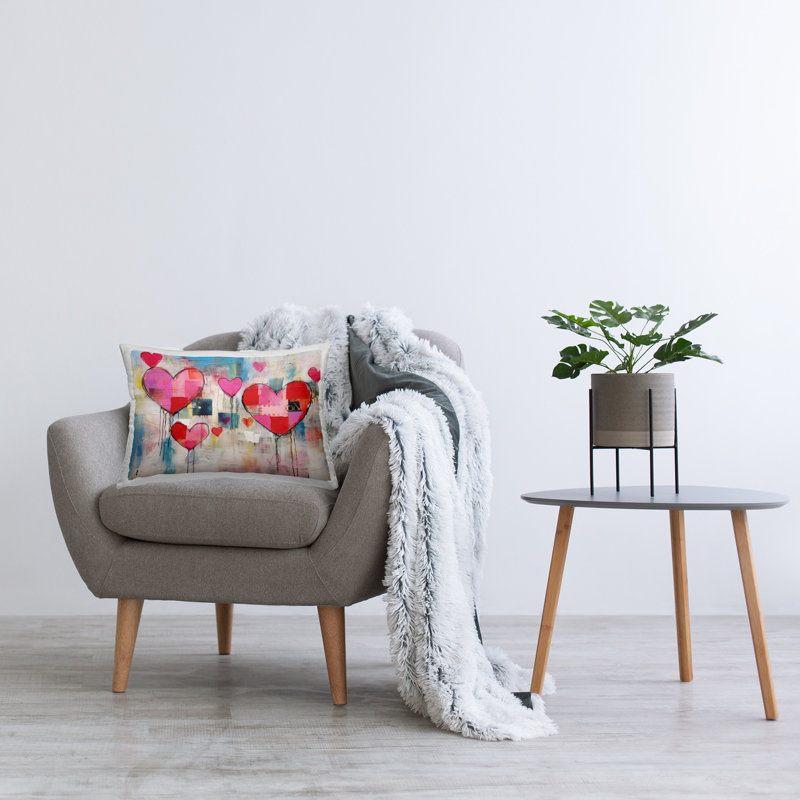 Coussin décoratif imprimé "Urban Hearts" par LSR Design Studio