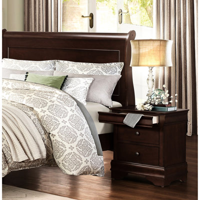 Table de chevet de style chambre à coucher avec 3 tiroirs dans une boîte à bijoux