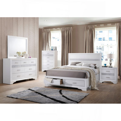 Ensemble de chambre avec grand lit 5 pièces Corbin White