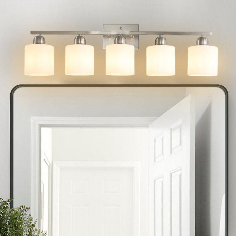 Éclairage pour salle de bain 5 lumières avec abat-jour en verre opale Kengston, Nickel, 5