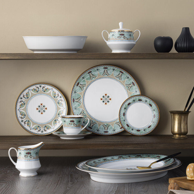 Noritake Porcelain China Dinnerware Set - Service for 4