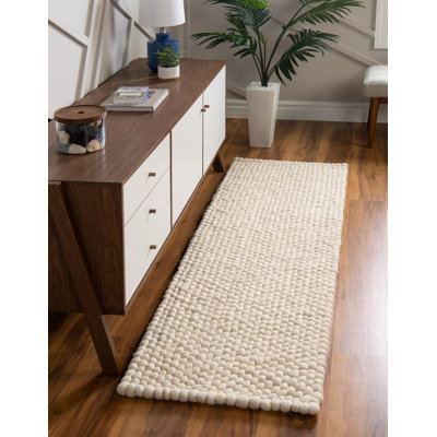 Tapis de couloir uni / rayé de couleur beige Rosston
