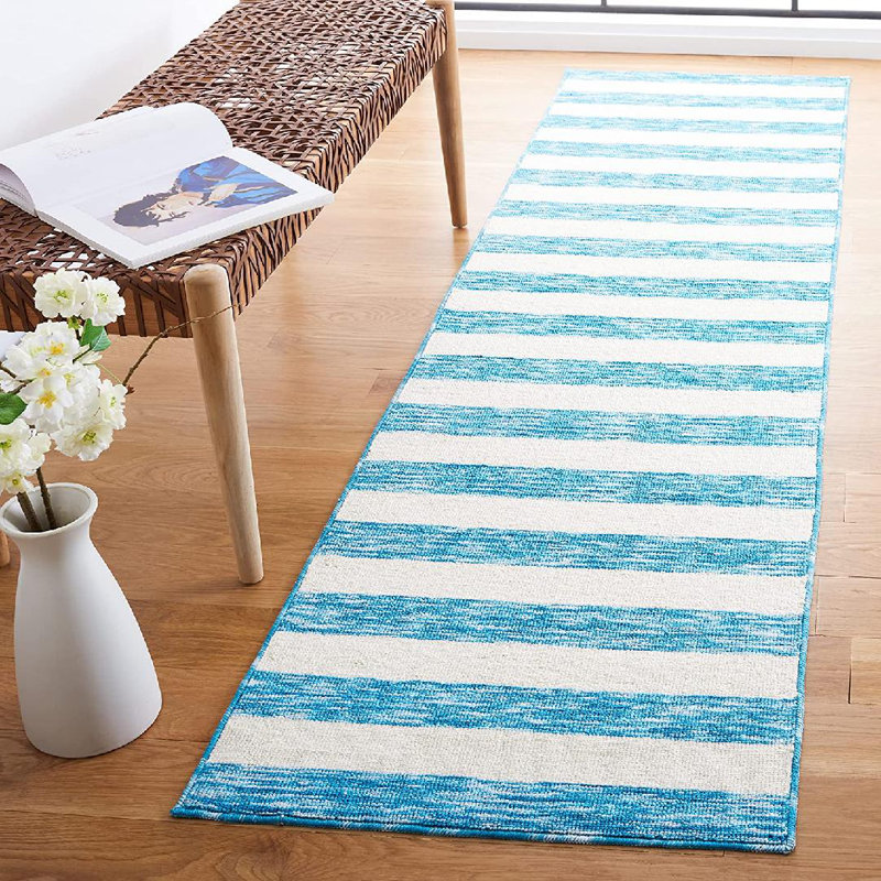 Tapis de couloir intérieur / extérieur en polyester 2 pi 3 po x 8 pi Claymore, Tapis de couloir 2 pi 3 po x 8 pi