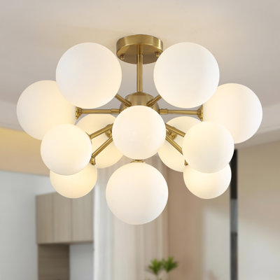 Plafonnier semi-encastré moderne en laiton 13 lumières avec globes en verre blanc laiteux pour le salon