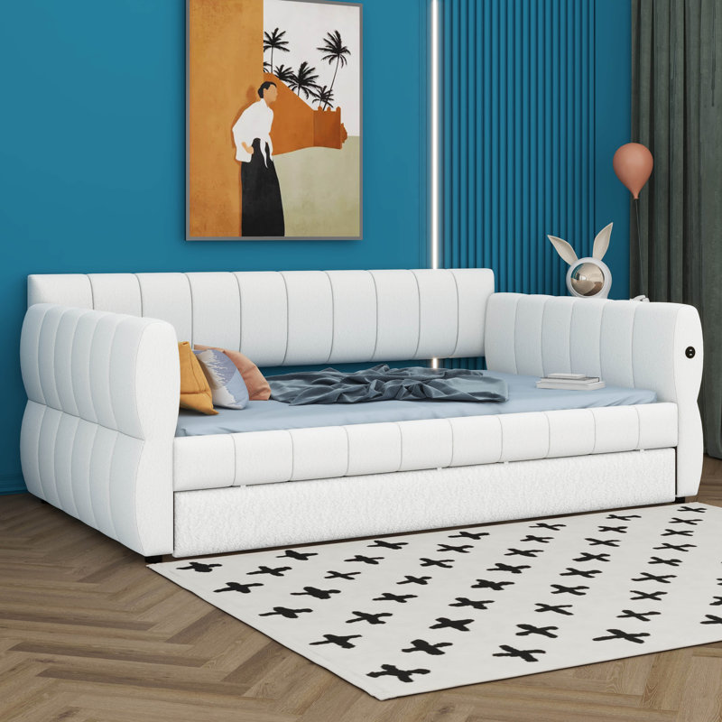 Grand lit plateforme tapissier avec portemanteau et gigogne, structure de lit moderne en bois avec support en lattes de bois