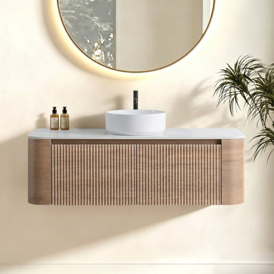 Meuble-lavabo de 48 po avec lavabo, armoire murale en chêne miel avec porte-serviettes gratuit, conception de lavabo simple en céramique blanche, sans drain et robinet, pré-assemblé