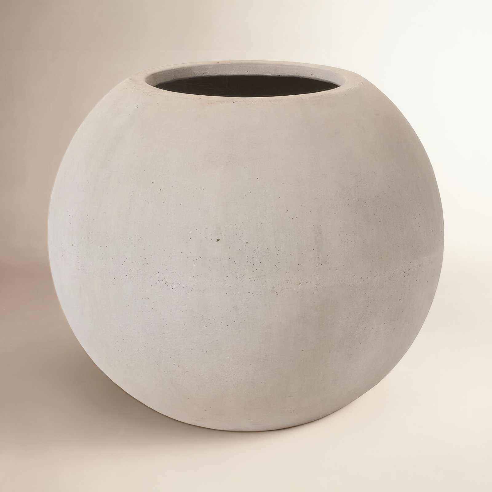 Lotta 27" Pot Planter, 18" H x 20" W x 20" D