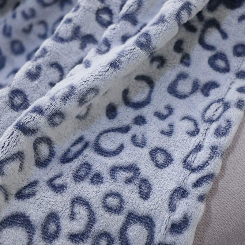 King Size Blue Knitted Fleece Blanket with Leopard Print