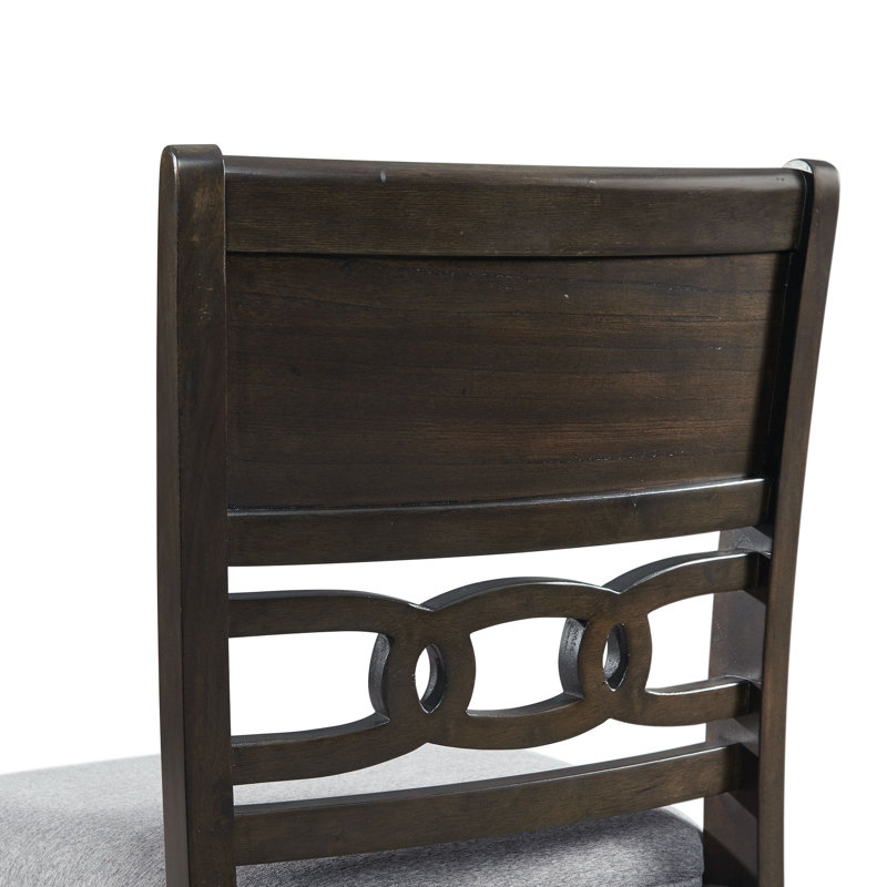 Chaise rembourrée Relyea, Noyers, H 36 po x L 42 po x l 42 po