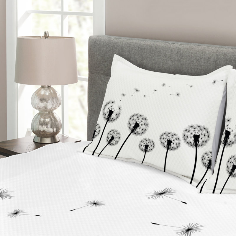 Adhvika White/Black Microfibre Bedspread Set, 220 x 264 cm