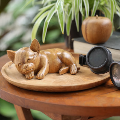 Sculpture en bois de chihuahua Creasey Sleeping