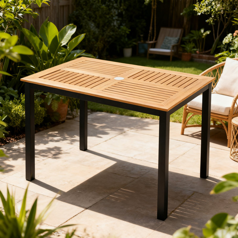 La table de salle à manger d'extérieur rectangulaire en aluminium imperméable avec trou pour parasol (couvercle inclus), Noir