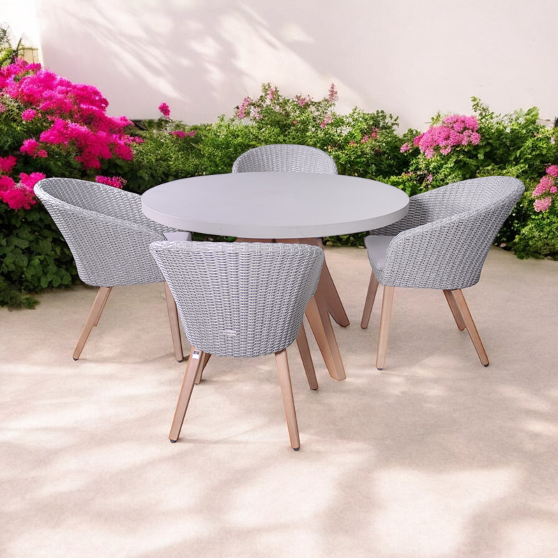 Round 5 - Piece 4 - Person 120Cm L Outdoor Dining Table Set
