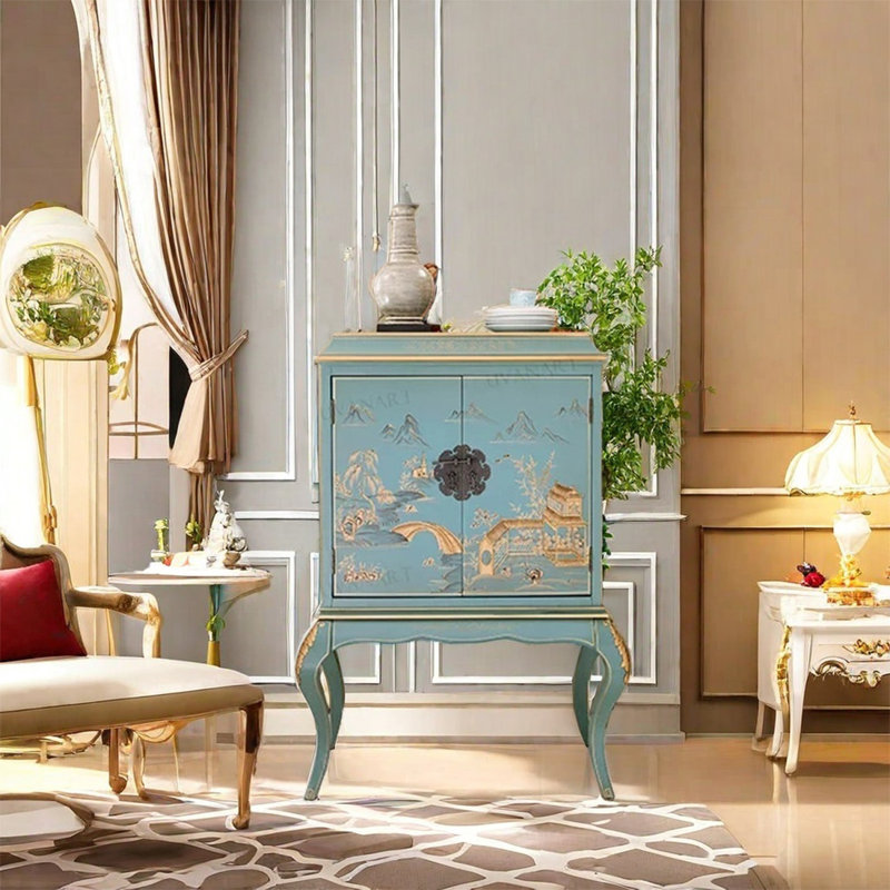 Armoire en bois massif peinte à la main