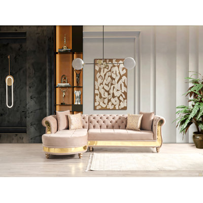 Canapé modulaire or capitonné avec revêtement en bois taupe