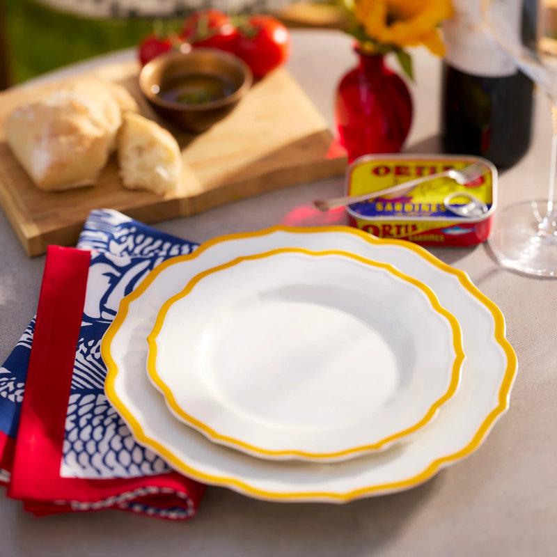 Stella Marigold Scalloped Dinner Plate