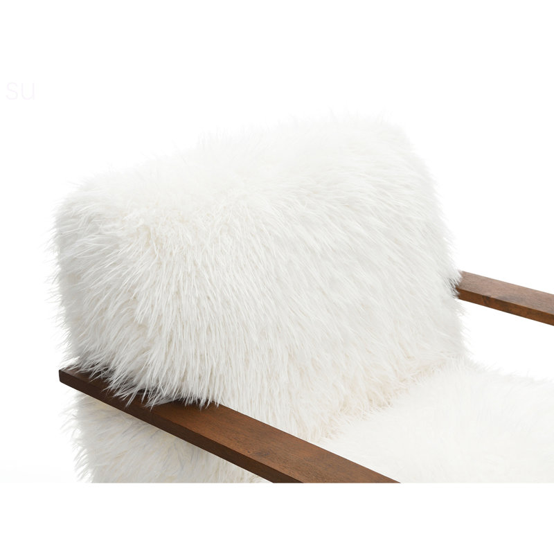 Chaise d'appoint de style contemporain 1 pièce en fausse fourrure douce d'inspiration rétro avec accoudoirs courbés en bois siège et dossier serrés au fini blanc