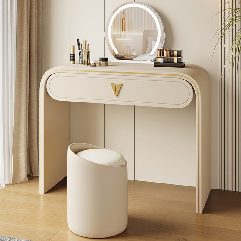 Ursal, Beige