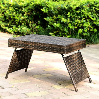 Table pliante portative marron de style américain, légère (3,3 kg), résistante aux intempéries, aucun assemblage requis, hauteur 40,6 cm, prête à l'emploi dès la sortie de l'emballage. Installation rapide.