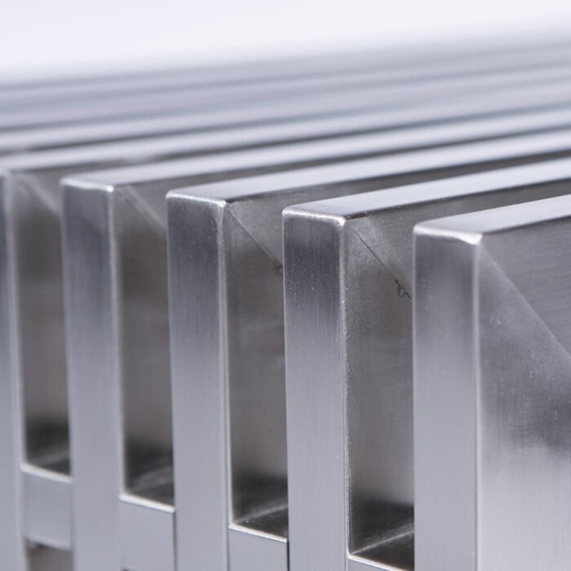 Banc en métal Waybury, Acier inoxydable brossé, H 17 po x l 55 po x P 16 po