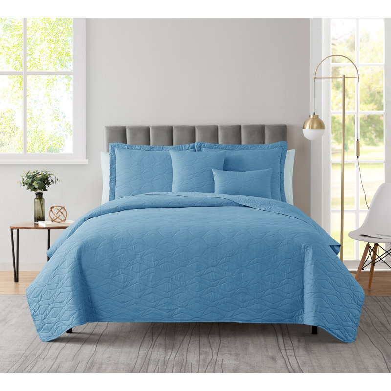 Ellipse Wave Premium Microfiber Reversible Quilt Set, Blue, Queen Quilt + 4 Pillow Shams