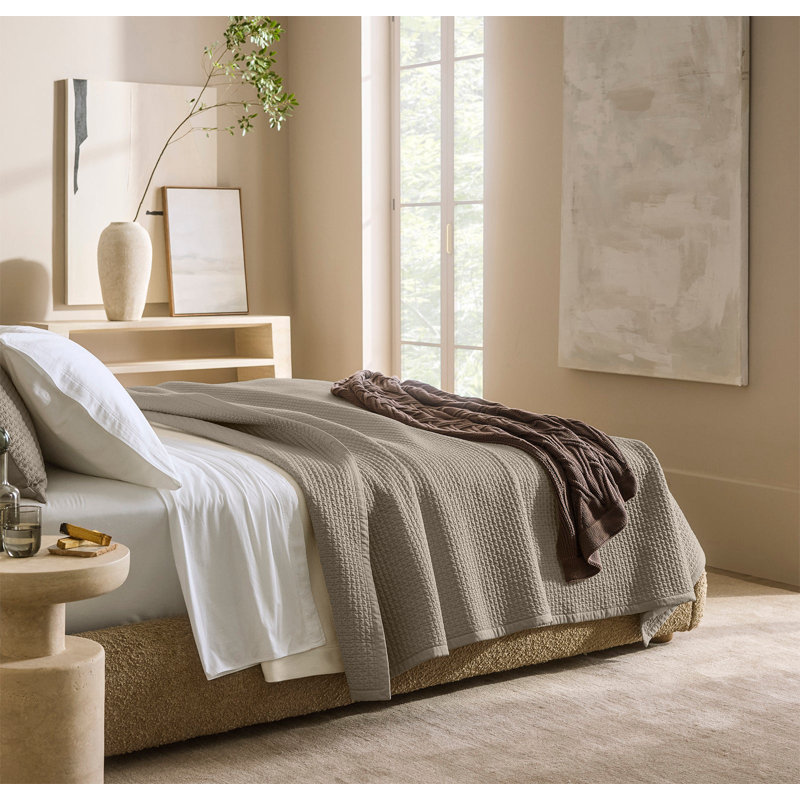 Signature Textured Stitch Quilt, Twin Quilt, Oak