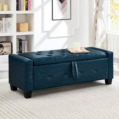 Banc bleu rembourré de 48 pouces, similicuir en polyuréthane, polyvalent pour la chambre à coucher, le salon, le banc à chaussures, l'espace de rangement spacieux, le revêtement en bois d'eucalyptus, les pieds noirs en plastique