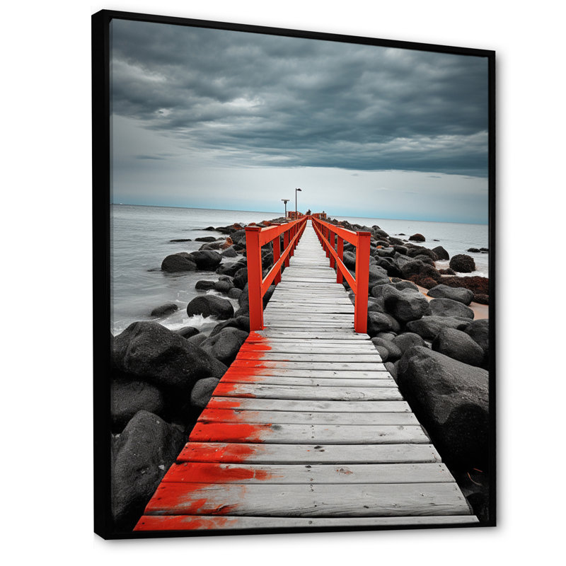 Beach Pier Perspect Black V sur toile, L 12 po x H 20 po, Cadre flottant noir