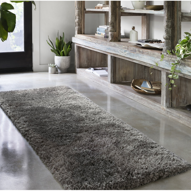 Tapis gris anthracite à poils longs Montanez, Tapis de couloir 2 pi 3 po x 7 pi 6 po