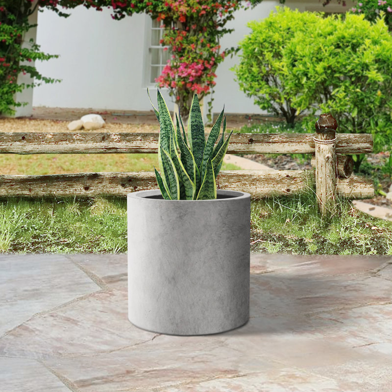 Pot à fleurs Ilfrod, H 12,5 po x l 12,5 po x P 12,5 po, Beige