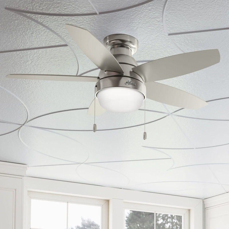 Ventilateur de plafond d'intérieur à 5 pales encastré à 5 pales avec lumières et chaînes Pull Lilliana, Nickel brossé