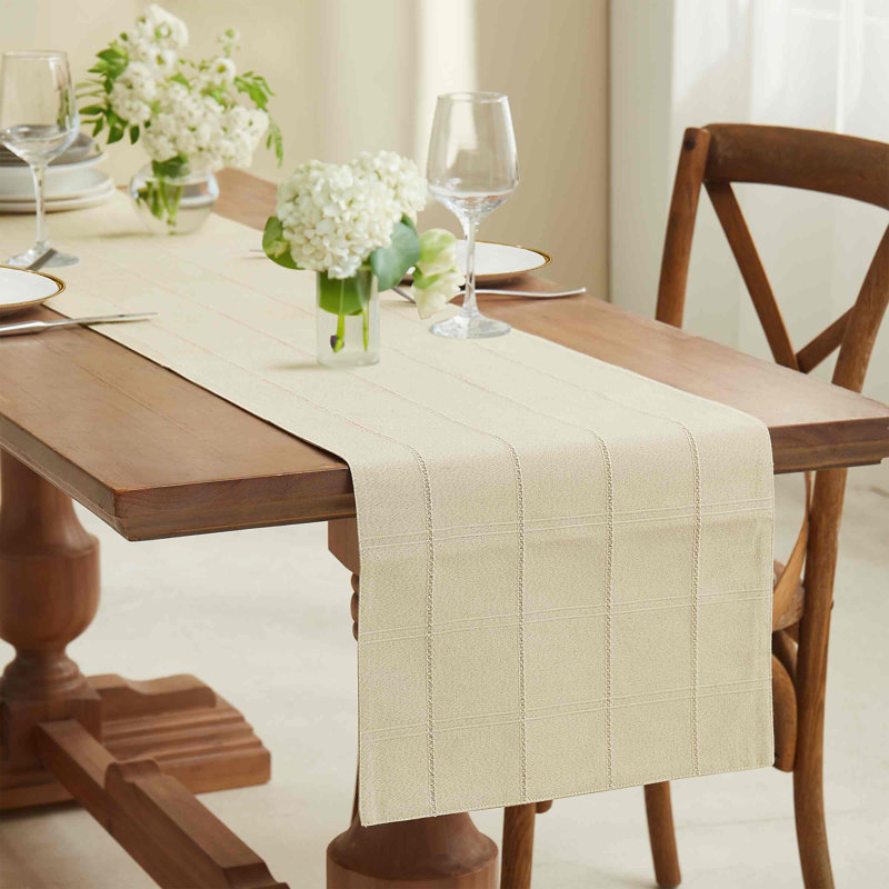 Izod Chadwick Lurex Runner, Gold, 108" L x 108" W