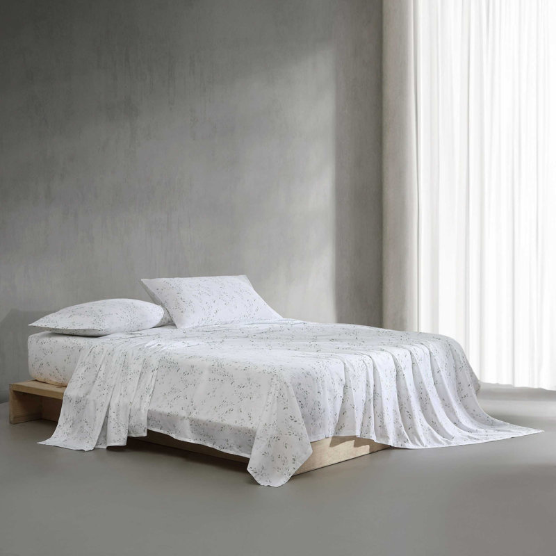 Calvin Klein Printed Sateen Cotton Sheet Set, King Sheet Set with 2 Pillowcases, Solid Green