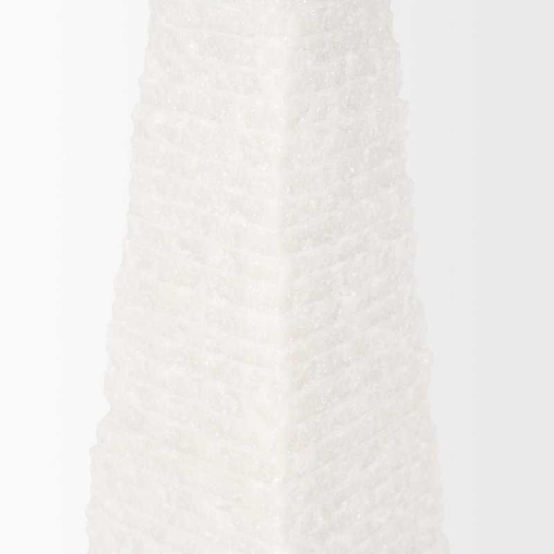 Obélisque de marbre brut Chalotra, H 13 po x l 4 po x P 4 po