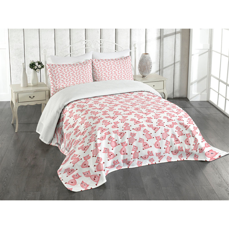 White Quilted Queen Bedspread Set with Pink Cartoon Pigs